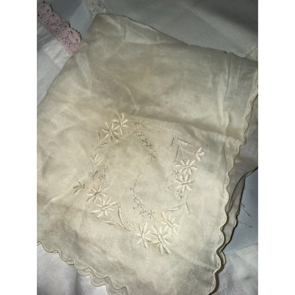 Vintage Estate Linen Lot, Crochet , Embroider, Napkins‎ , Table Cover Etc Granny